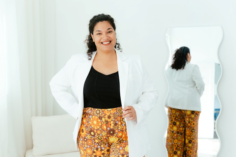 Personal Branding Photography women in white coat posing for a portrait photo