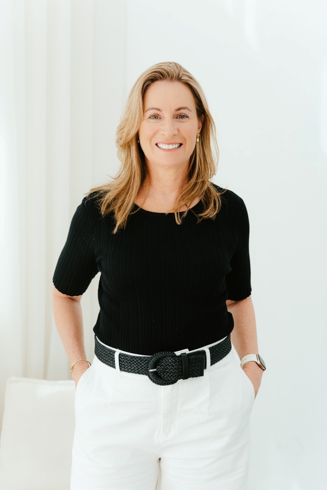 Profile image of female real estate agent